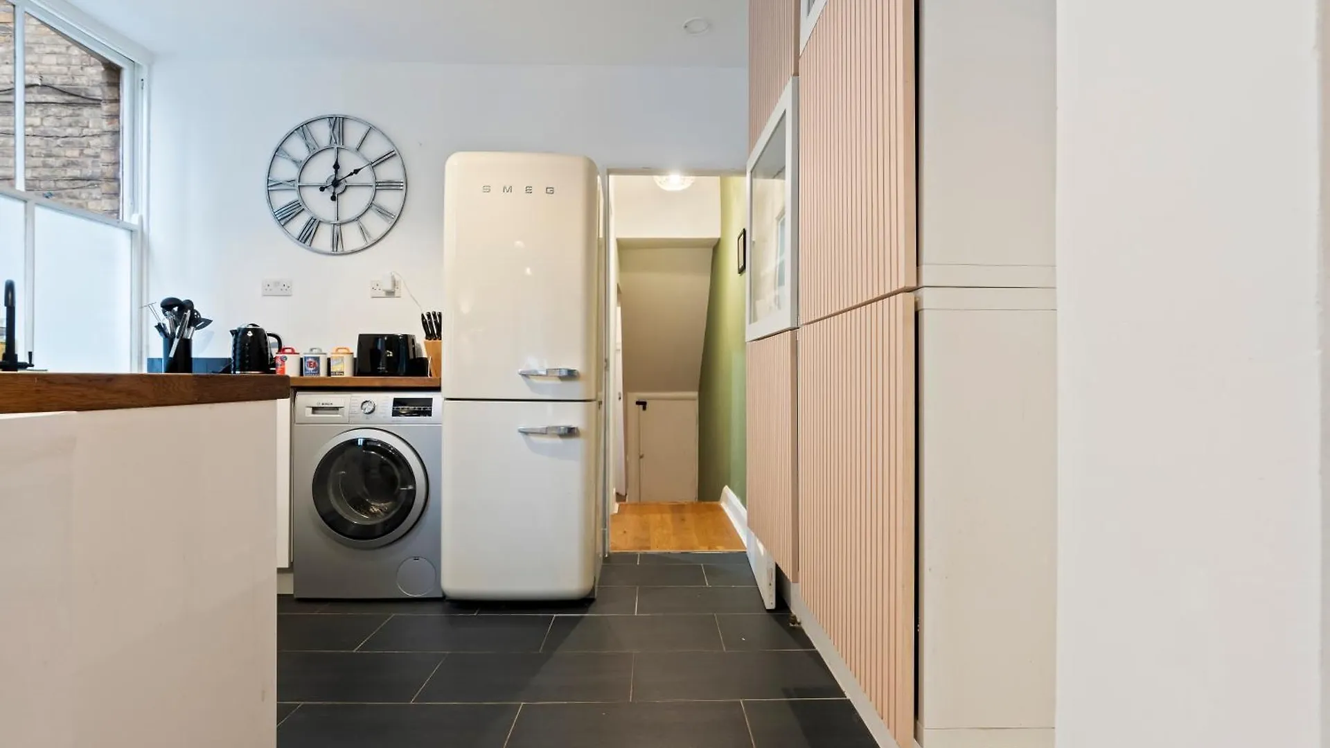 Peckham Cozy 2-Bed Gem In London Apartment