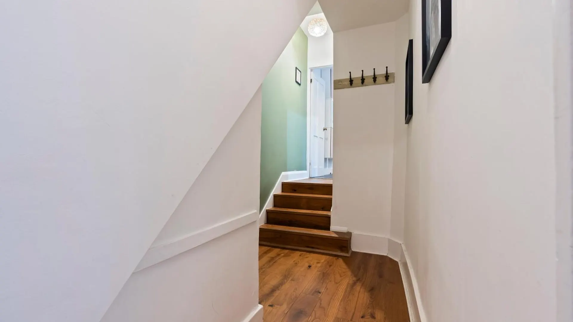 Peckham Cozy 2-Bed Gem In London Apartment 0*,