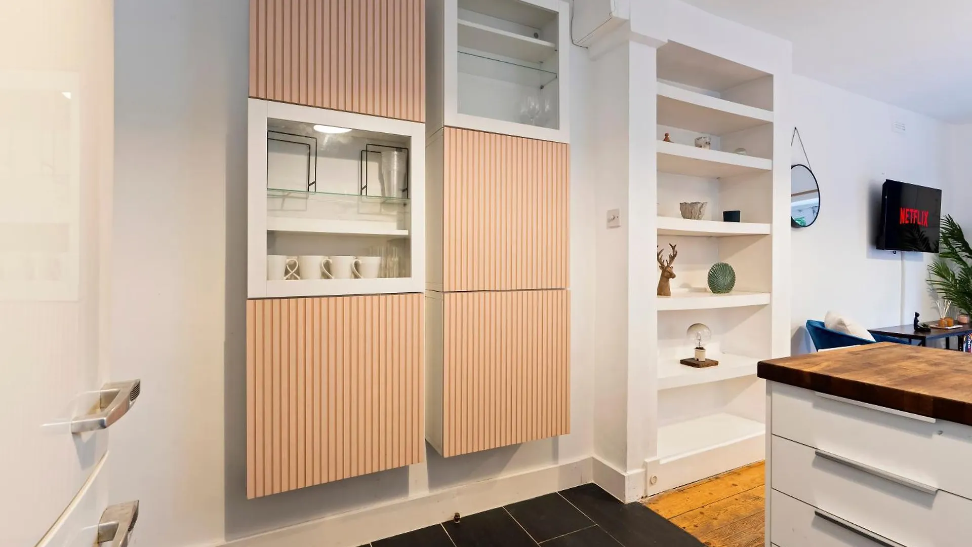 Peckham Cozy 2-Bed Gem In London Apartment
